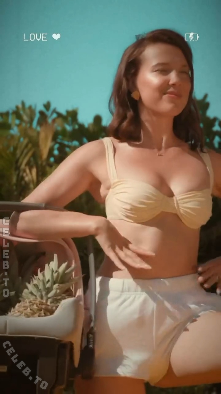 Millie Bobby Brown nude photo 10
