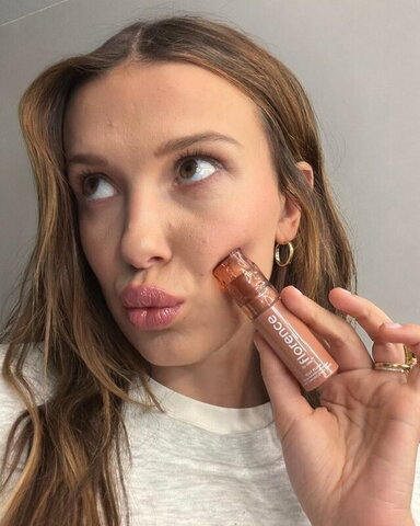 Millie Bobby Brown Hot (1 photo)