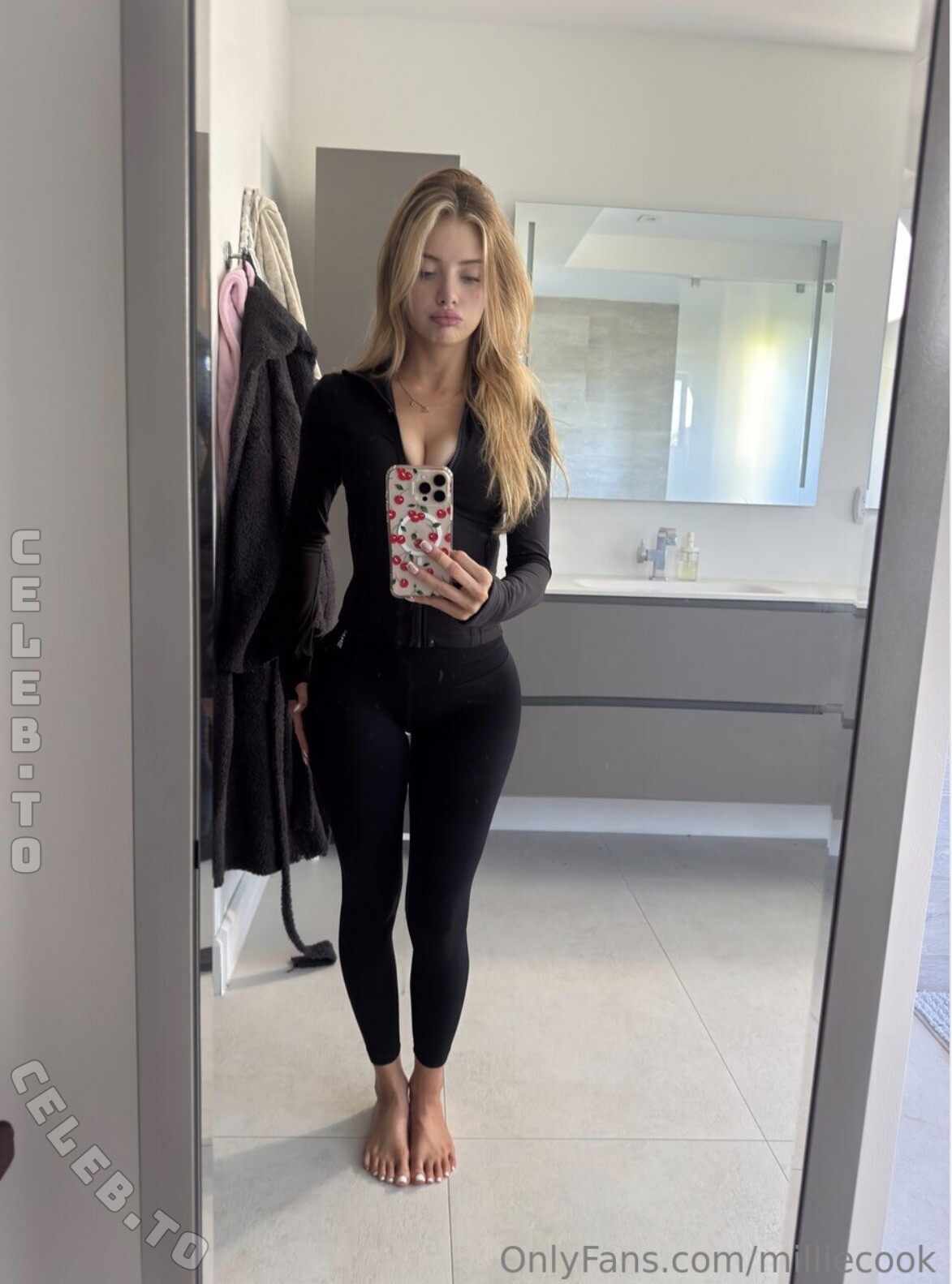 Millie Cook nude photo 3