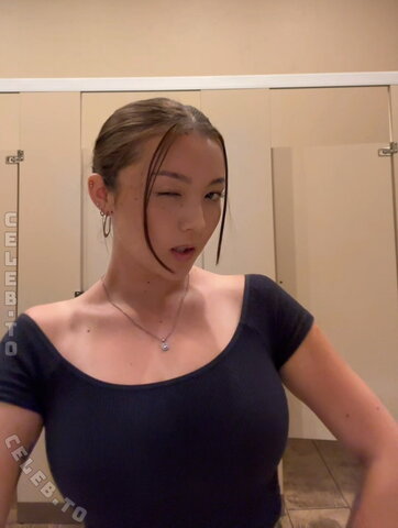Millie Howell nude photo 16