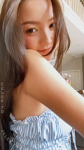 Millie Howell nude photo 14