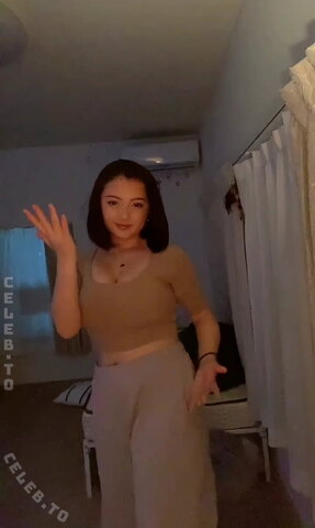 Millie Howell nude photo 2