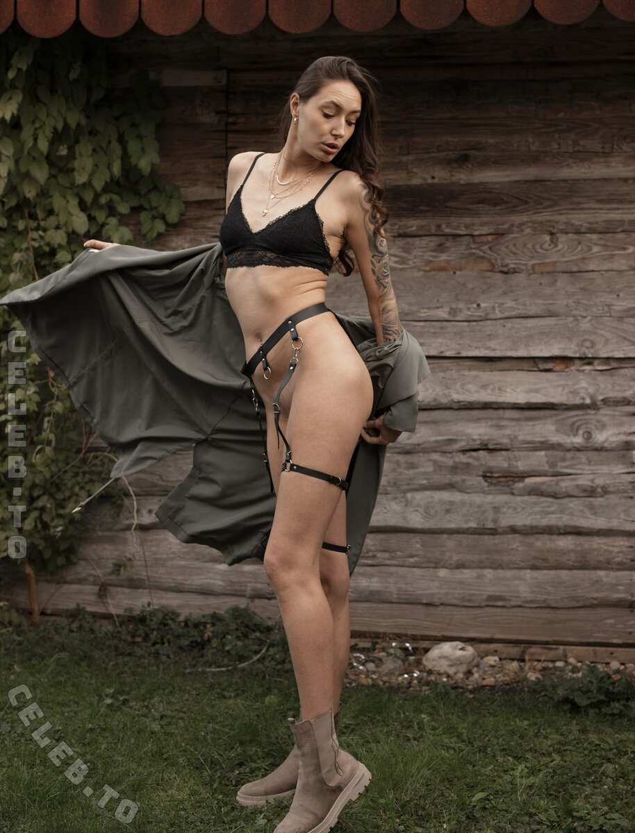 Milly Fischer nude photo 2