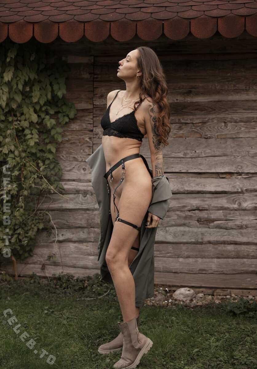 Milly Fischer nude photo 4