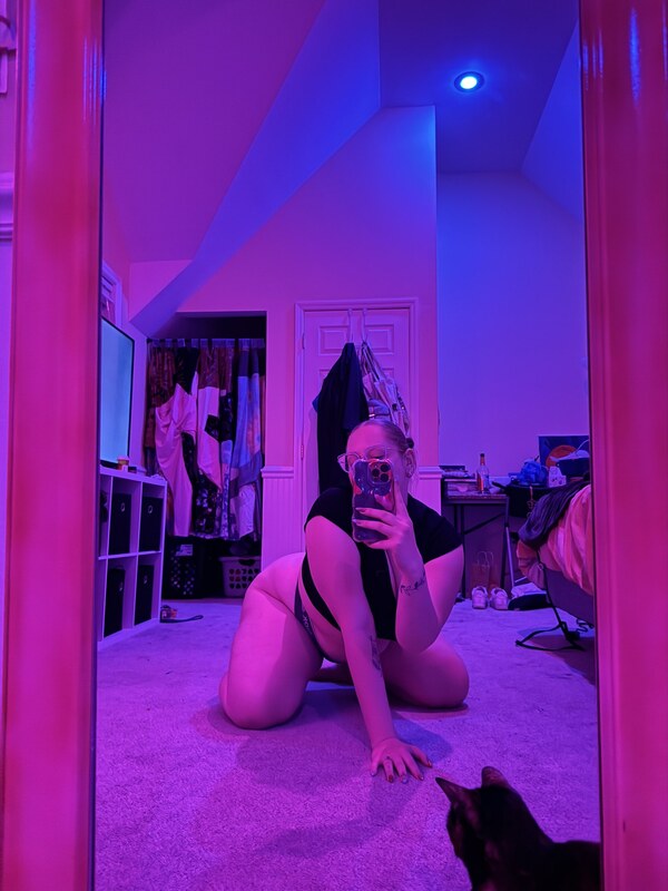 millymillynsfw nude photo 2