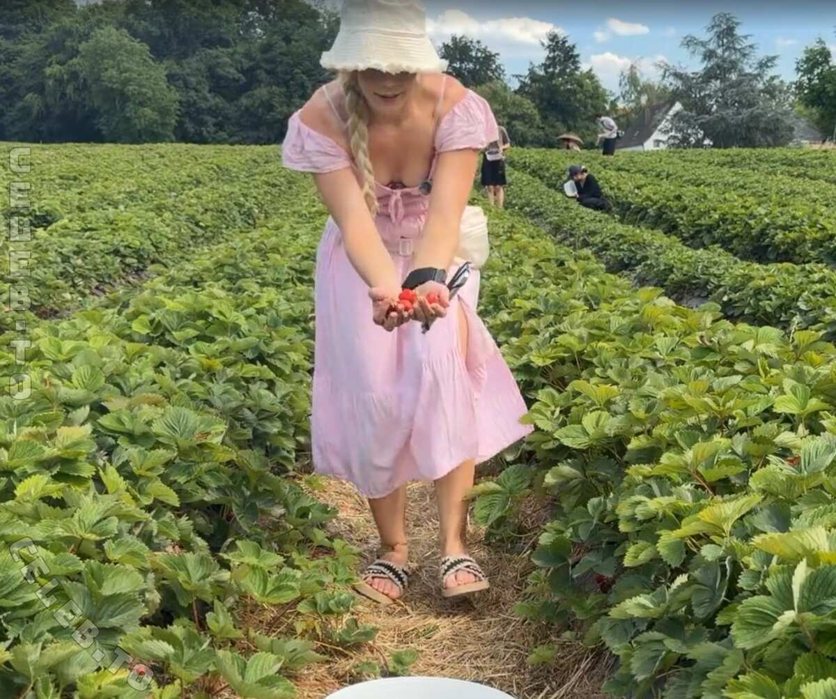 Milschbaum nude photo 4