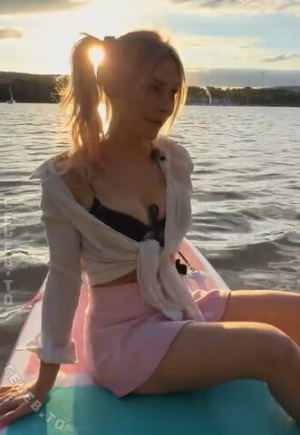 Milschbaum – Even more videos of Sonja in a bikini