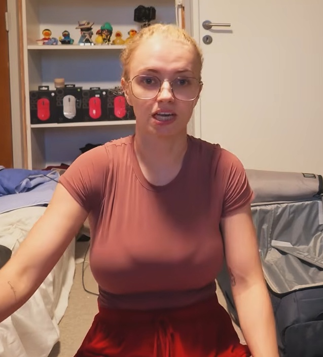 mimichaela lintrup nude photo 13