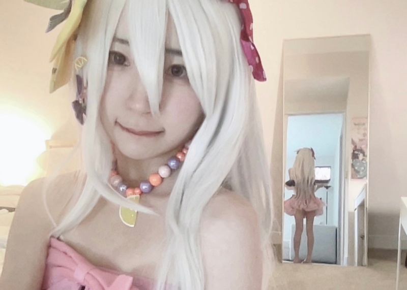 Min nude photo 2