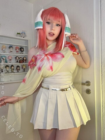 Mina min nude photo 15