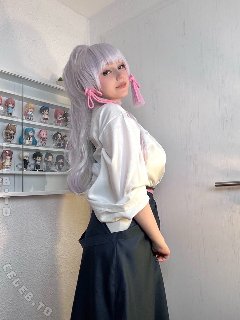 Mina min nude photo 3