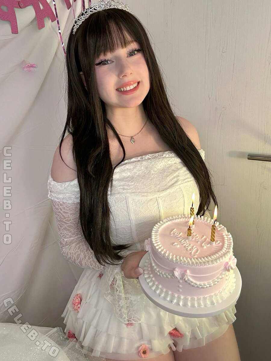 Mina min nude photo 1