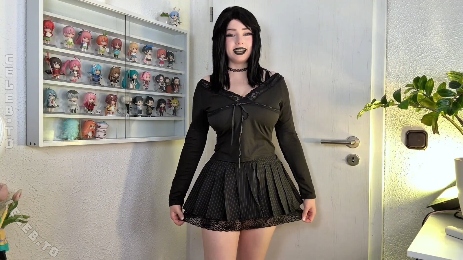 Mina min nude photo 15