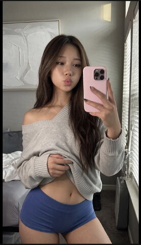 Mina nude photo 2