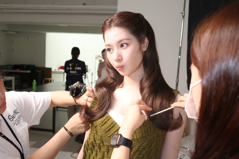 Minatozaki Sana nude photo 12