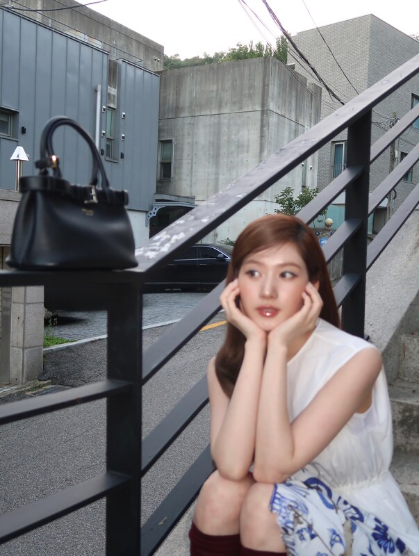 Minatozaki Sana nude photo 8