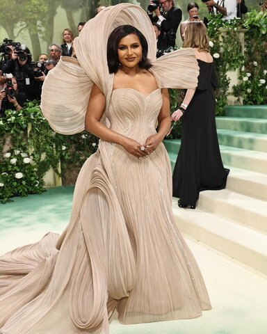 Mindy Kaling New (15 photos)