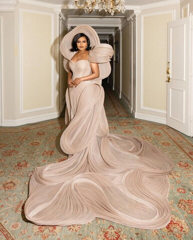 Mindy Kaling nude photo 22
