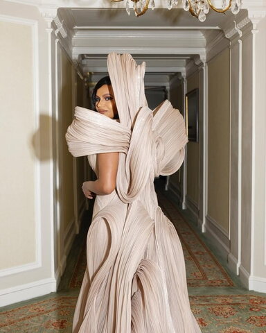 Mindy Kaling nude photo 20