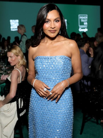Mindy Kaling nude photo 7