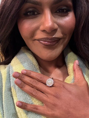 Mindy Kaling photo 1