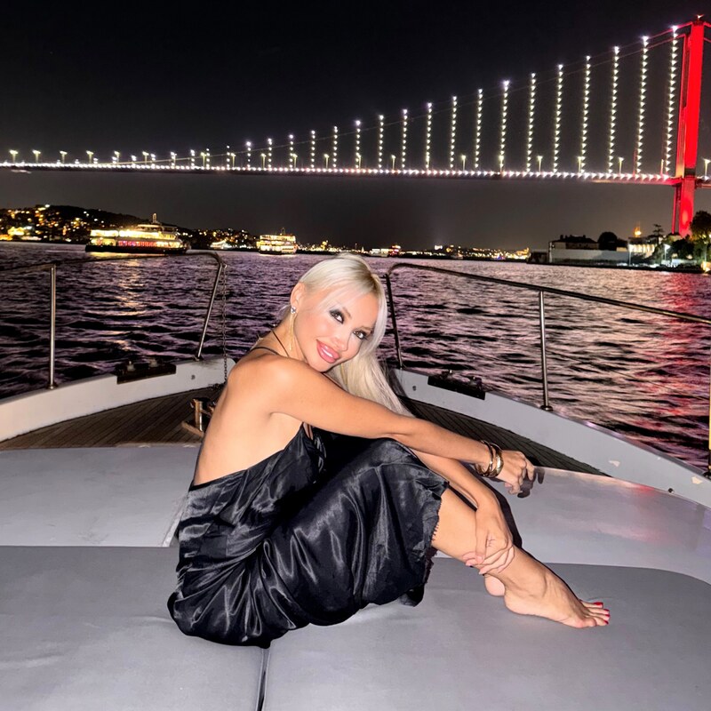 Mine Çakmakcı nude photo 3
