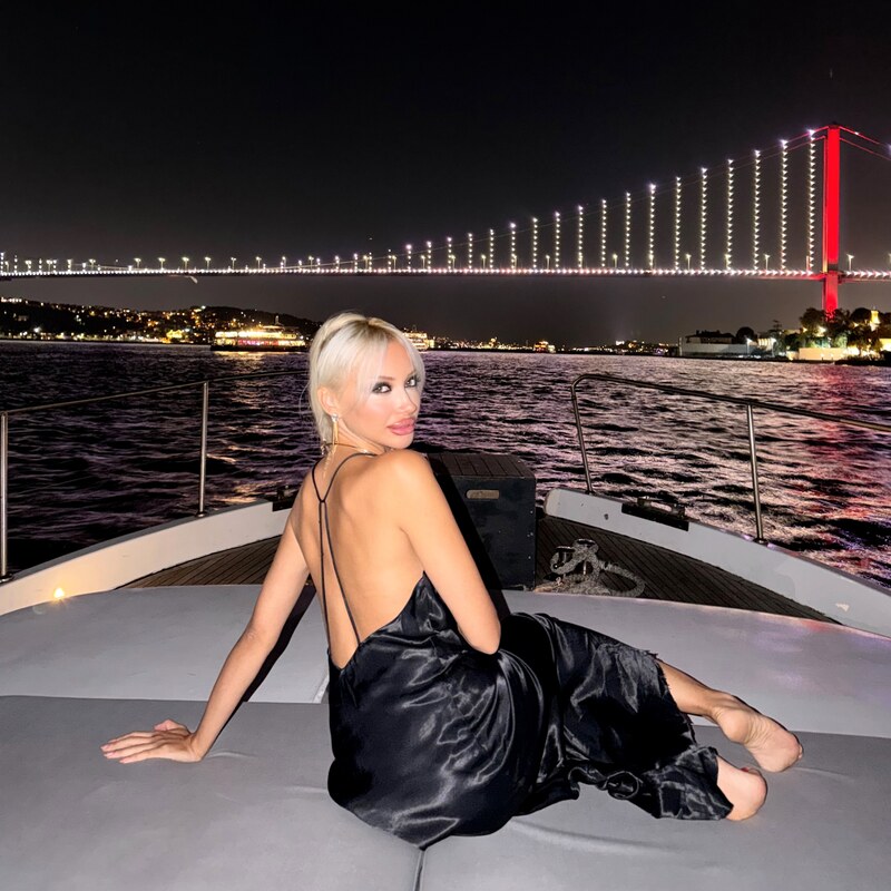 Mine Çakmakcı nude photo 4