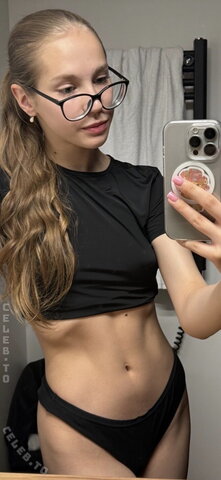 Minikrisss nude photo 42
