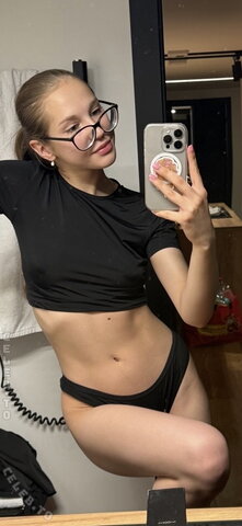 Minikrisss nude photo 37