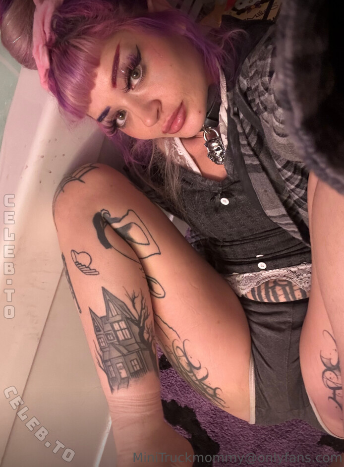 minitruckmommy nude photo 3