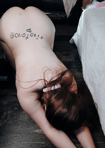 Minx nude photo 3