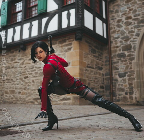 Mira Le Fay – Resident Evil 4 Cosplay