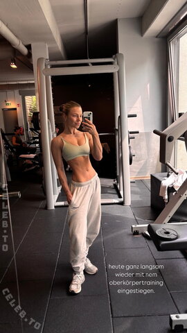 Mira Sievers nude photo 4