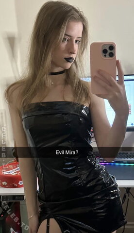 Mira Szalma nude photo 32