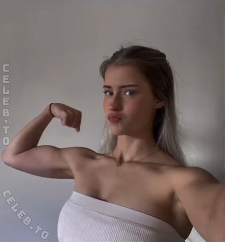 Mira Szalma nude photo 34