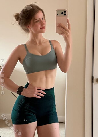 Mira Szalma nude photo 3