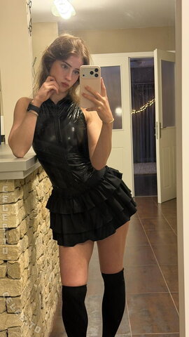 Mira Szalma nude photo 1