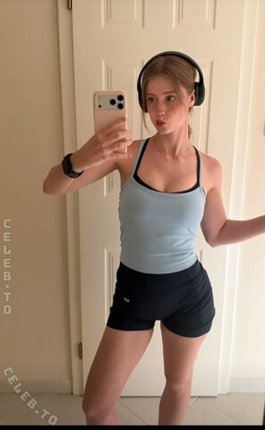 Mira Szalma Sexy (1 photo)