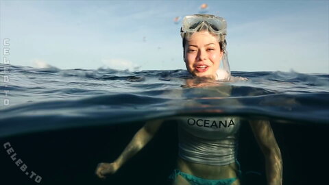 Miranda Cosgrove photo 1