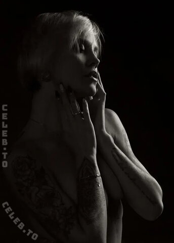 Miri Be nude photo 10