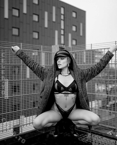 Miri Be Sexy (4 photos)