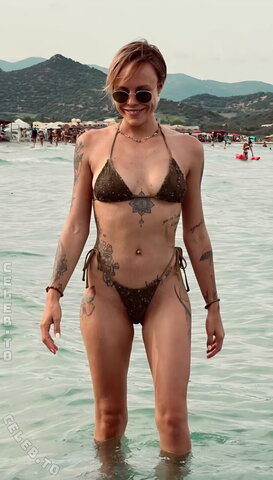 Miri Be New (1 photo)