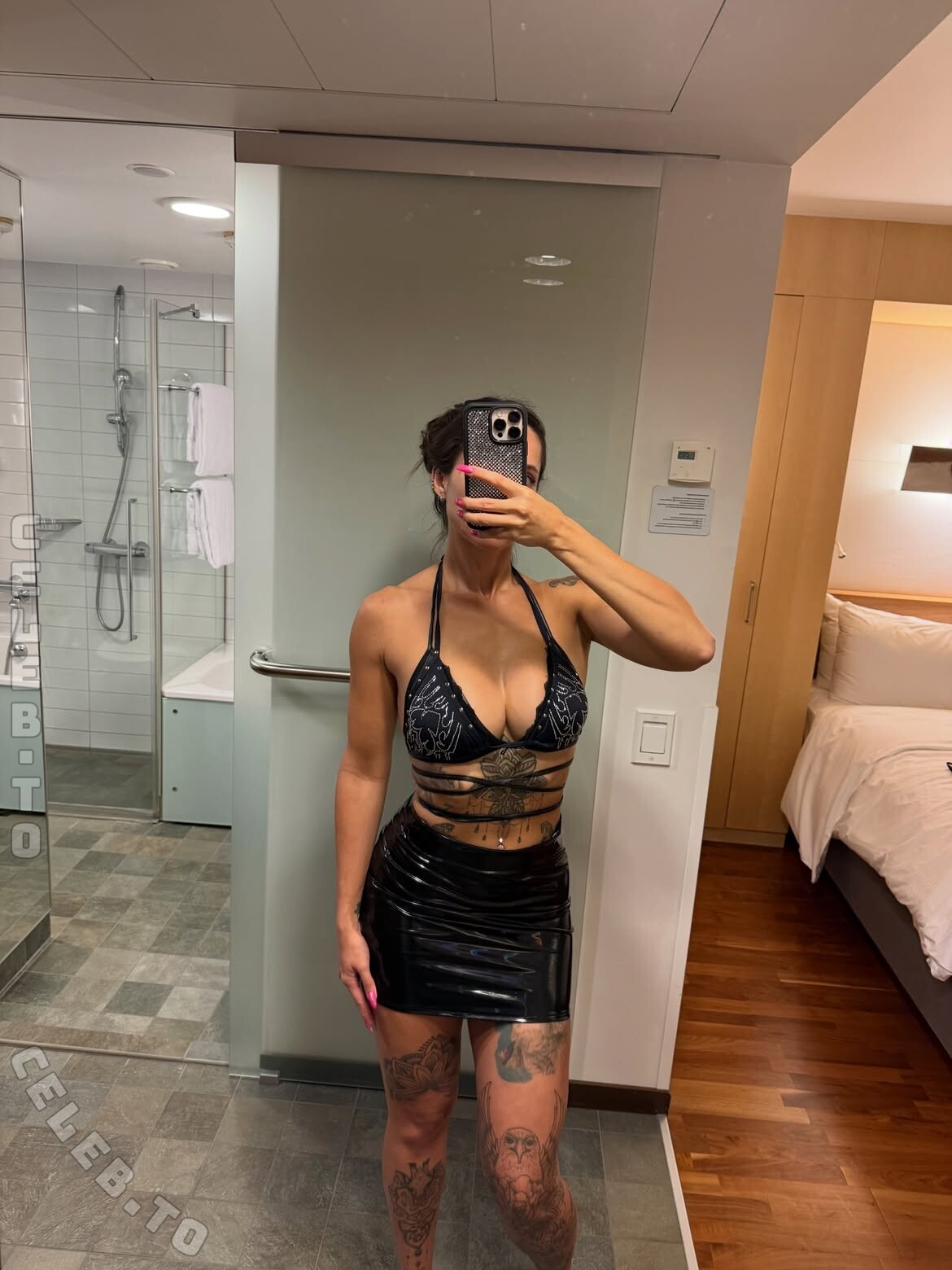 Mish nude photo 5