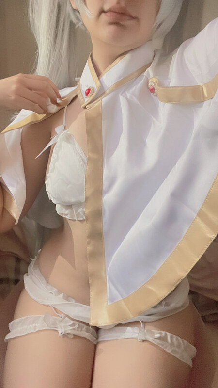 Mishi Miku nude photo 5