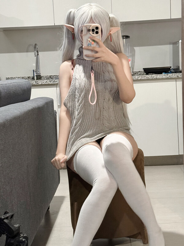 Mishi Miku nude photo 17