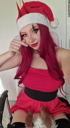 Miss Kira nude photo 5
