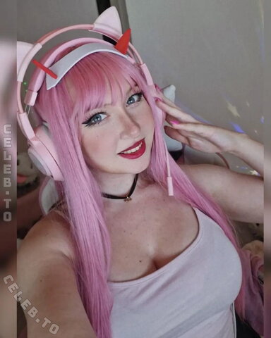 Miss Kira nude photo 2