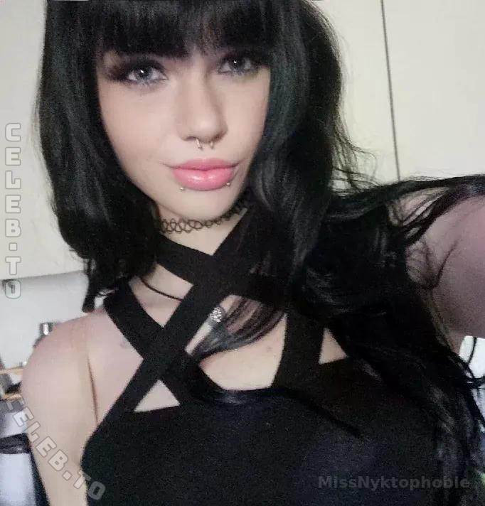 Miss Nyktophobie nude photo 2