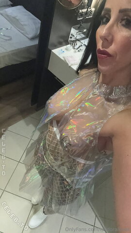 Miss Paradise nude photo 13