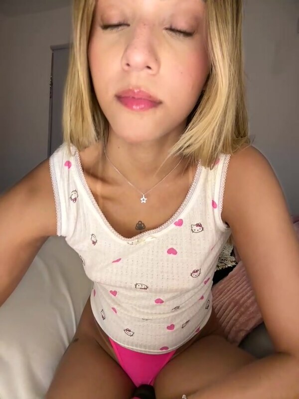 Missbella nude photo 10